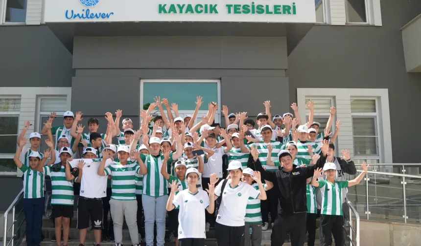 Karataylı çocuklar Konyaspor antrenmanını izledi