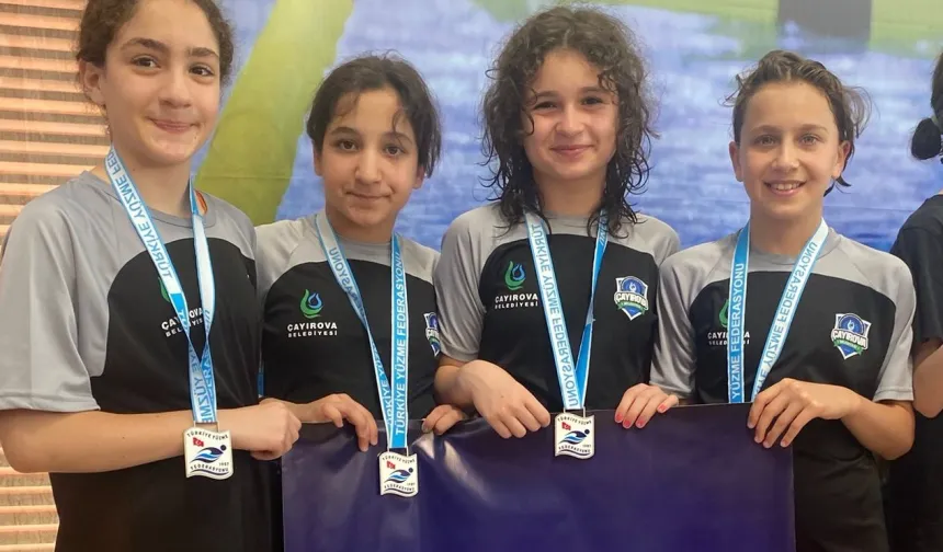 Kocaeli Çayırova’ya Türkiye yüzme şampiyonluğu geldi