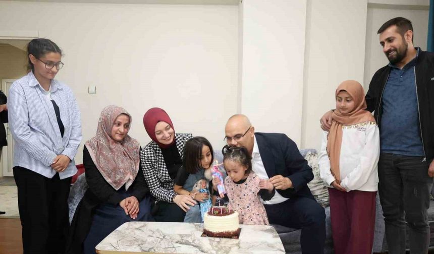 Ağrı Valisi Koç’tan özel gereksinimli Ebrar’a doğum günü sürprizi