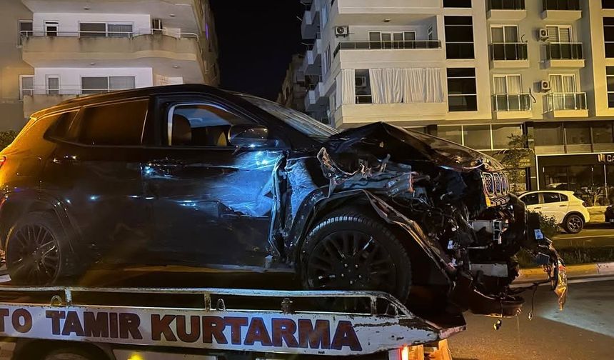 Alanya’da alkollü sürücü park halindeki araçlara çarptı