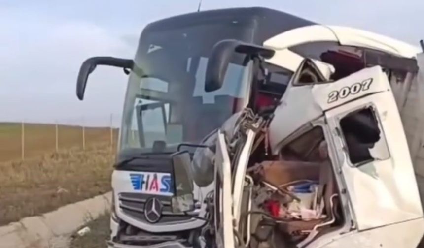 Ankara’da kamyon ile yolcu otobüsü çarpıştı: 1 ölü, 5 yaralı
