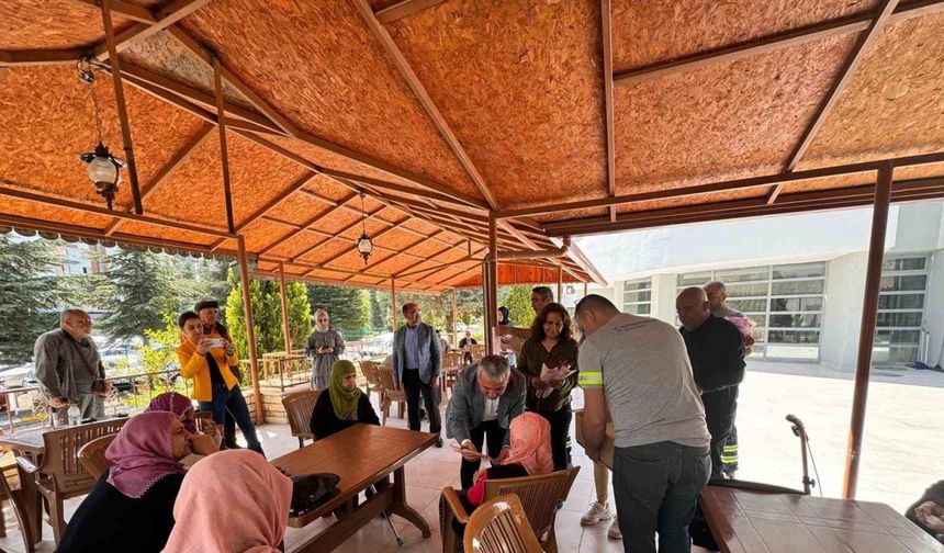 Anneler Günü’nde huzurevine anlamlı ziyaret