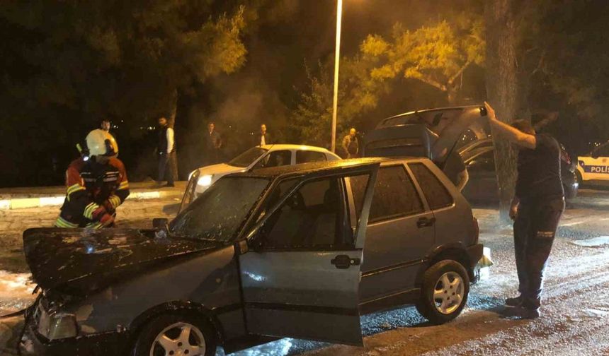Ayvalık’ta araç yangını korkuttu
