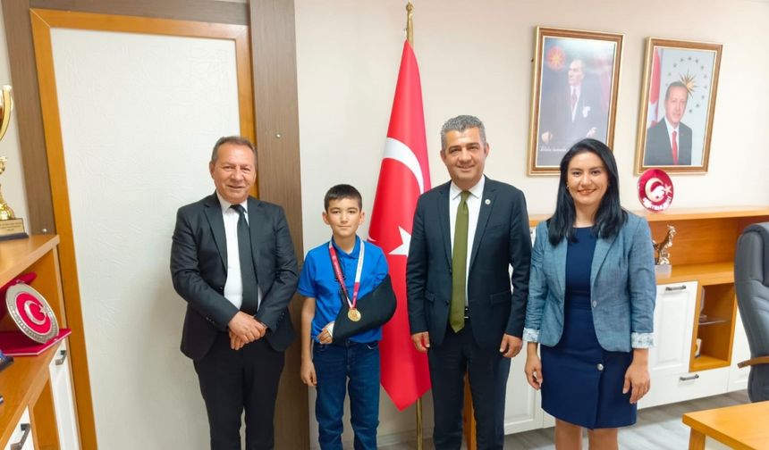 Azmiyle engeli aştı, Türkiye şampiyonu oldu