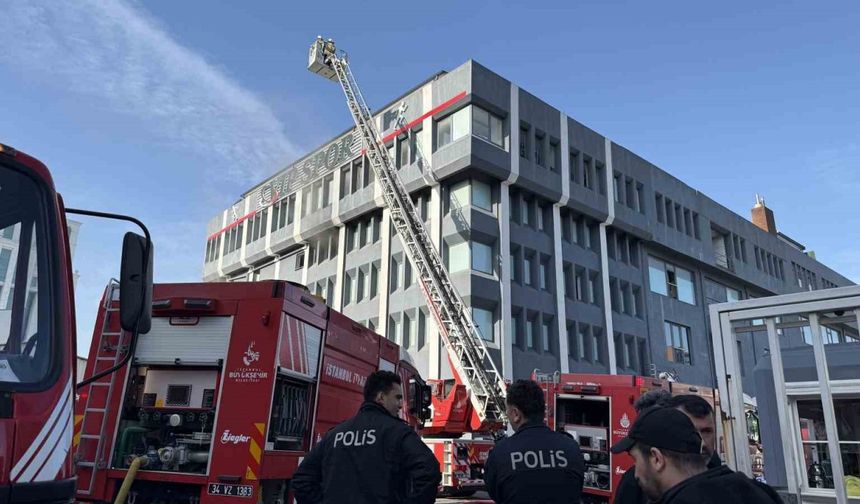 Bağcılar’da tekstil fabrikasında çıkan yangın korkuttu