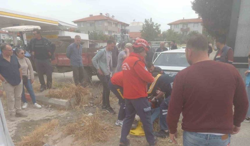 Balıkesir’de çift taraflı trafik kazası: 2 yaralı