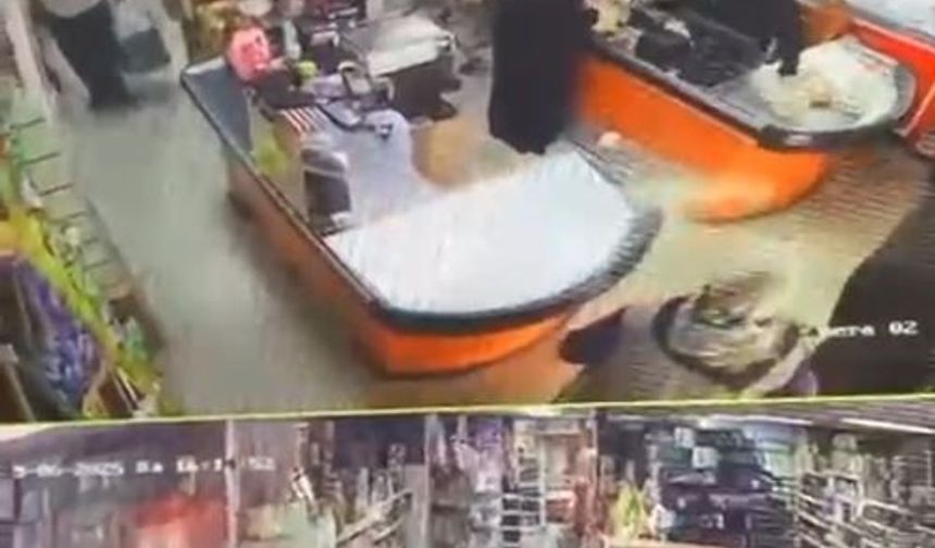Başakşehir’de müşteri kılığında markete girdi, 4 koli kahve çaldı: O anlar kamerada