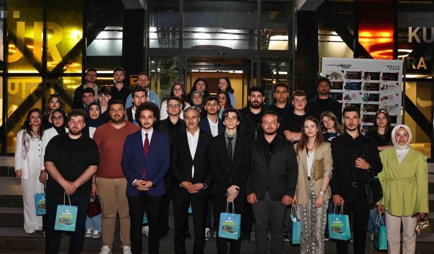 Başkan Alemdar, Ofis Sanat Merkezi’nde üniversiteli gençler ile buluştu