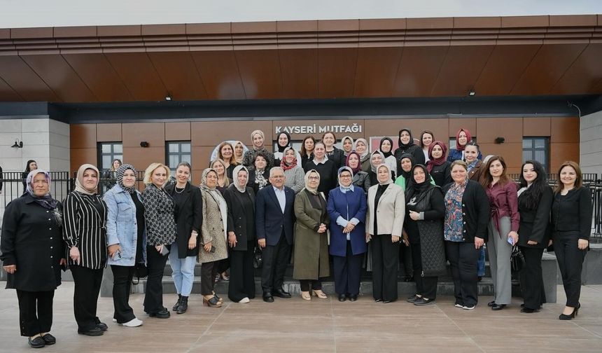 Başkan Büyükkılıç, kadınlarla Kayseri Mutfağı’nda buluştu