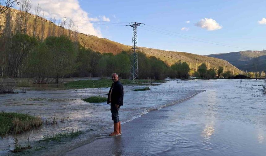 Bayburt’un Çatıksu köyünde meydana gelen sel sonrası inceleme yapıldı