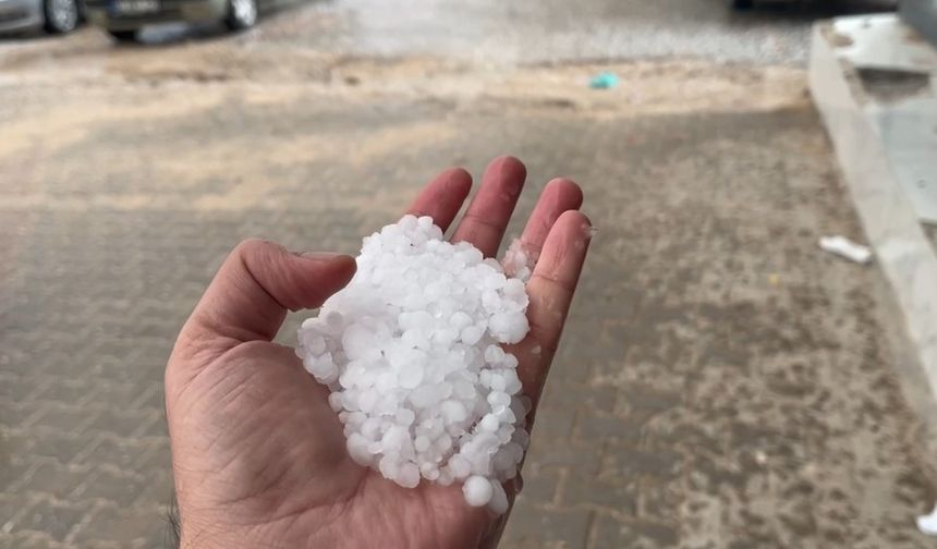 Besni’de fındık büyüklüğünde dolu yağdı