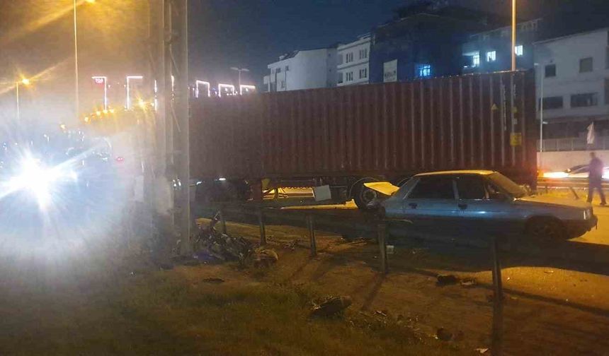 Beylikdüzü’nde kontrolden çıkan tır ortalığı birbirine kattı: 1 ölü, 2 yaralı