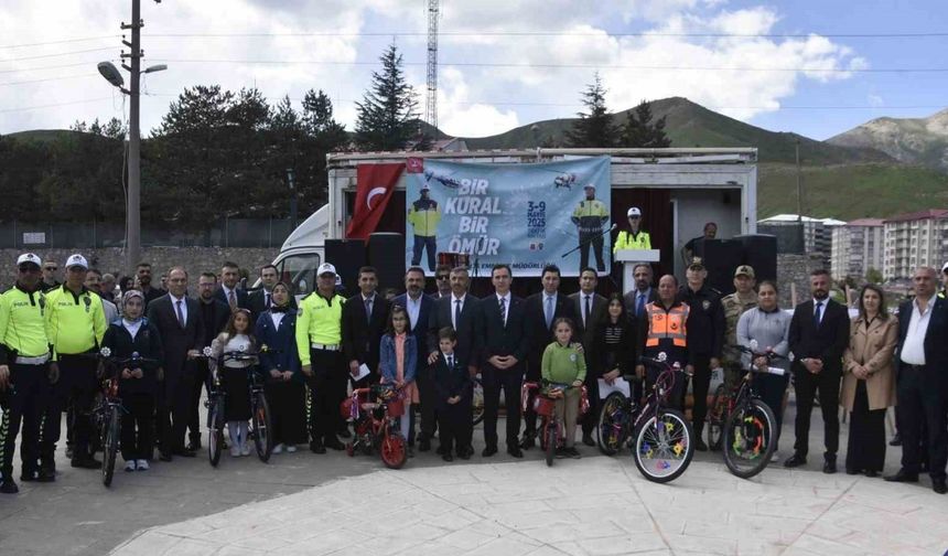 Bitlis’te Trafik Güvenliği Haftası etkinliği