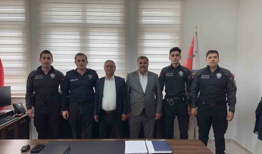 Bulanık’ta devriye atarken hayat kurtaran polislere teşekkür ziyareti
