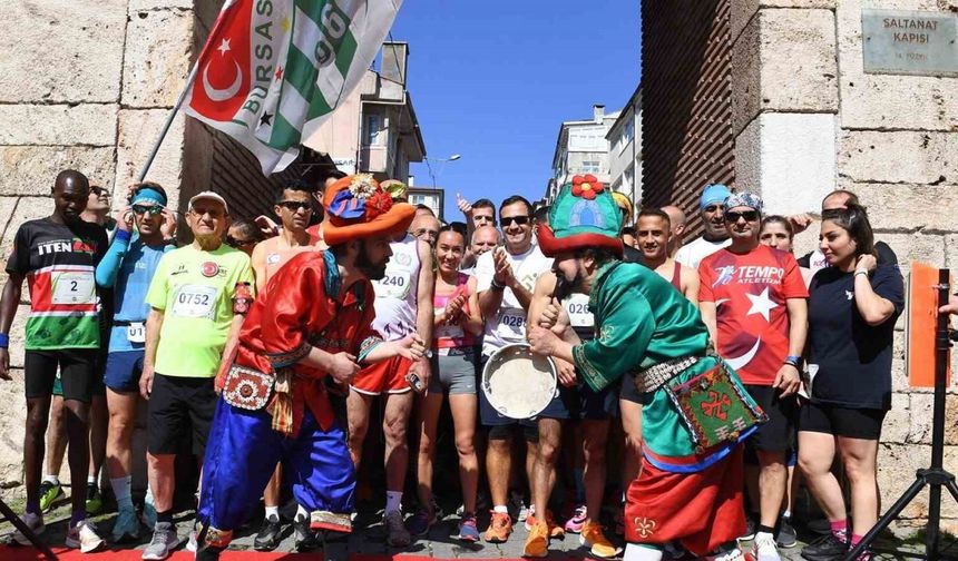 Bursa Emniyeti Tarihi Kent Koşusu için trafiğe kapatılacak yolları açıkladı