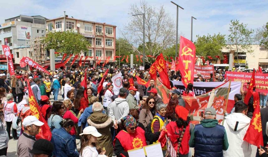 Çanakkale’de 1 Mayıs Emek ve Dayanışma günü coşkuyla kutlandı