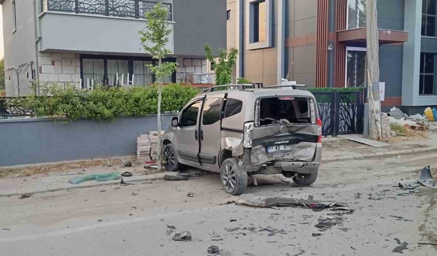 Çanakkale’de trafik kazası: 2 yaralı