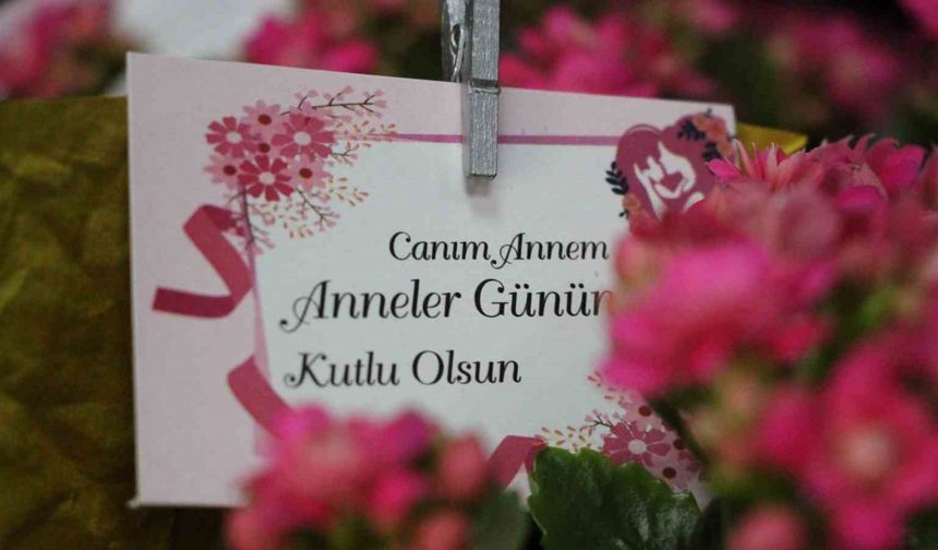Çiçekçilerde Anneler Günü yoğunluğu