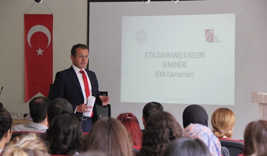 Cizre’de öğretmenlere "Etik Davranış İlkeleri" semineri verildi