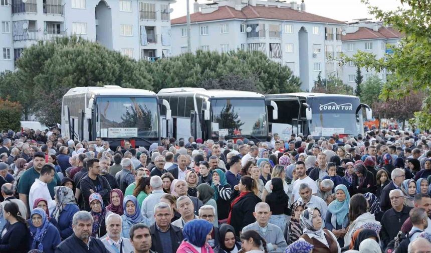 Denizli’nin ilk hac kafilesi dualarla kutsal topraklara uğurlandı