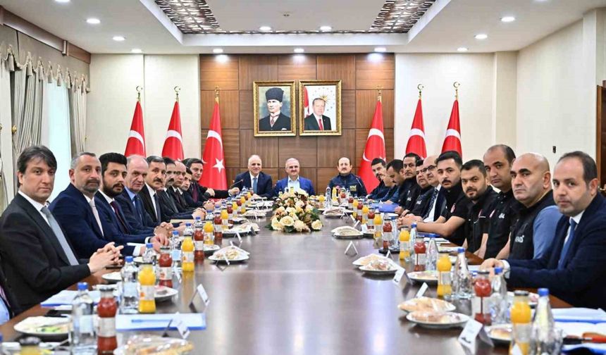Diyarbakır’da deprem sonrası iyileştirme çalışmaları tüm yönleriyle değerlendirildi
