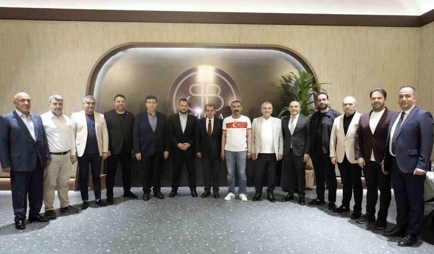 Dursun Özbek ve Ertuğrul Doğan dostluk yemeğinde bir araya geldi
