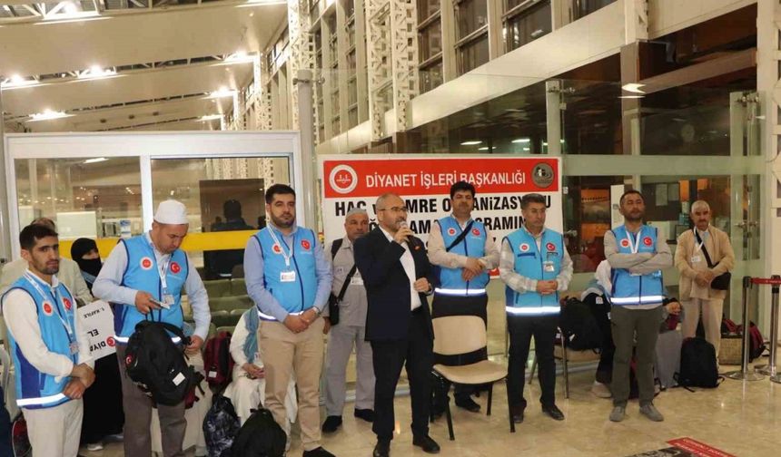 Elazığ’dan ilk hac kafilesi dualarla uğurlandı