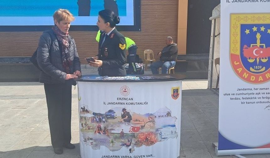 Erzincan’da Jandarma KADES uygulaması hakkında bilgilendirdi