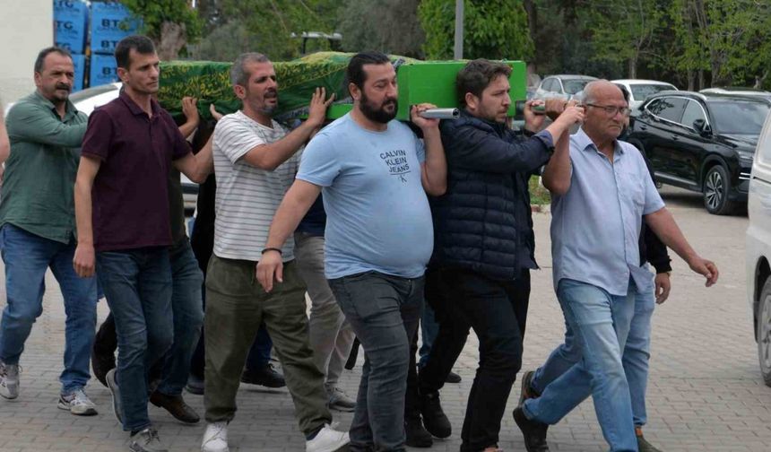 Eski kocası tarafından öldürülen 2 çocuk annesi toprağa verildi