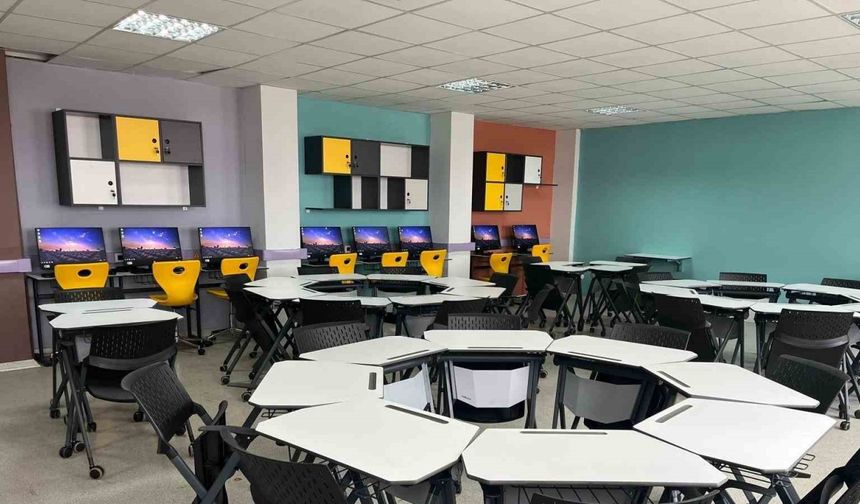Eskişehir’de 45 okulda BT Laboratuvarları ve Yenilikçi Sınıflar yenileniyor