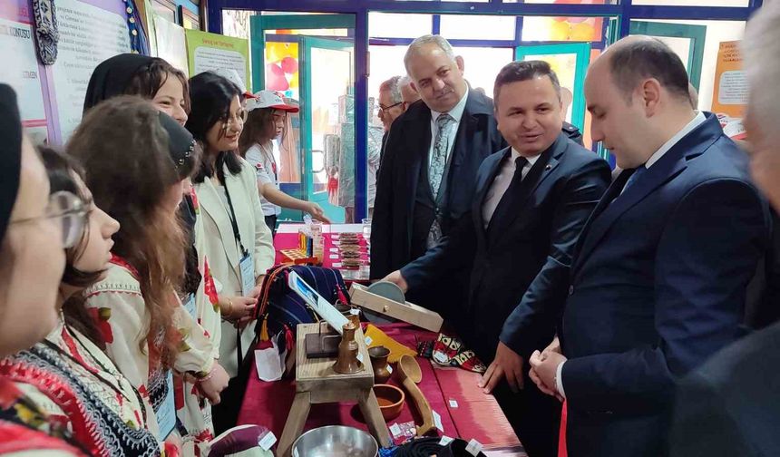 Eynesil’de bilim şenliği ilgi gördü