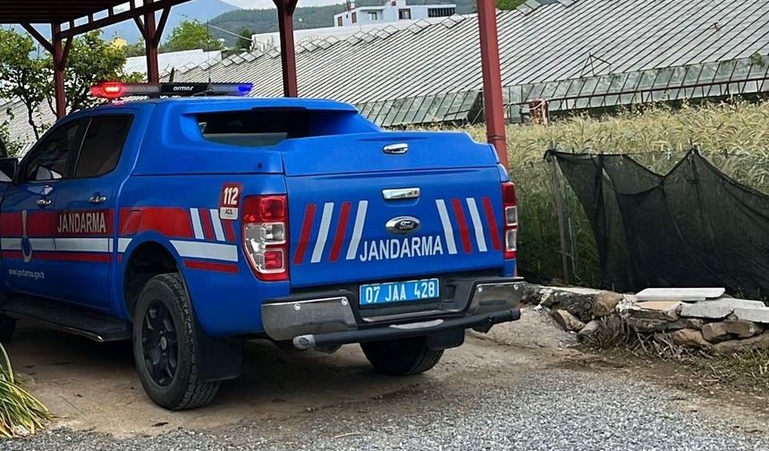 Gazipaşa’da 2 çocuk babası depo içerisinde ölü bulundu