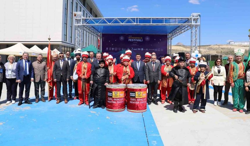 Geleceğin mühendisleri NEÜ Mühendislik Gençlik Festivalinde bir araya geldi