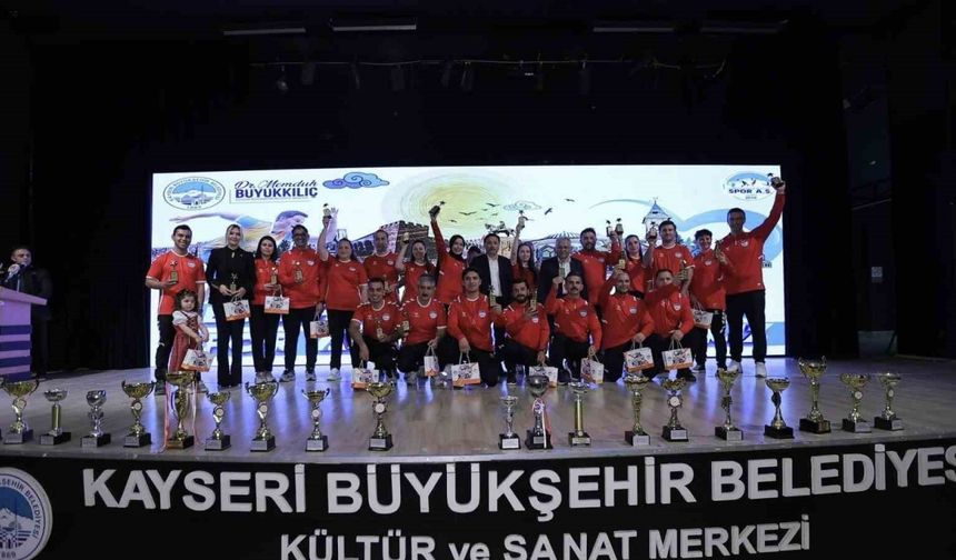 Genç sporcular ödüllendirildi
