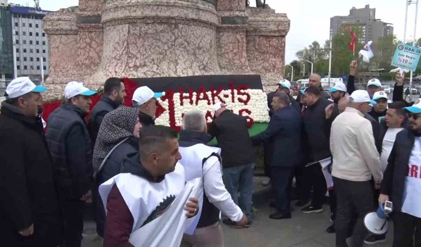 HAK-İŞ Konfederasyonu üyeleri, Kazancı Yokuşu’na karanfil, Taksim’e çelenk bıraktı