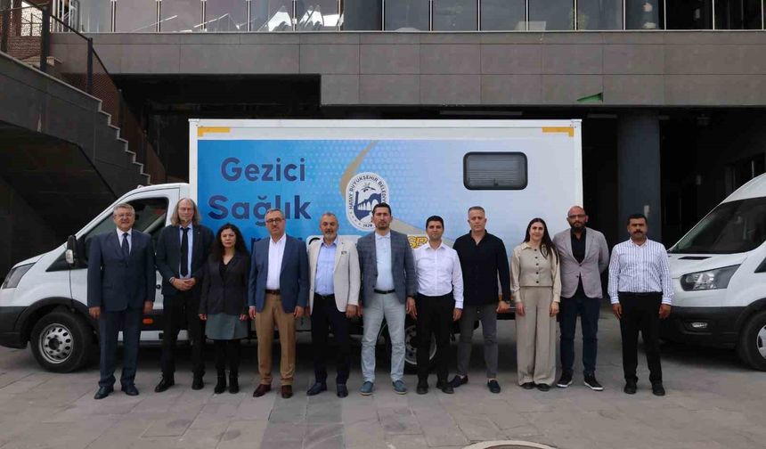 HBB filosuna 2 gezici sağlık aracı katıldı
