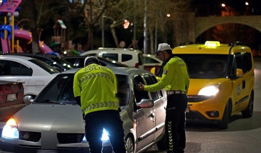 Isparta’da kurallara uymayan 15 sürücüye cezai işlem uygulandı