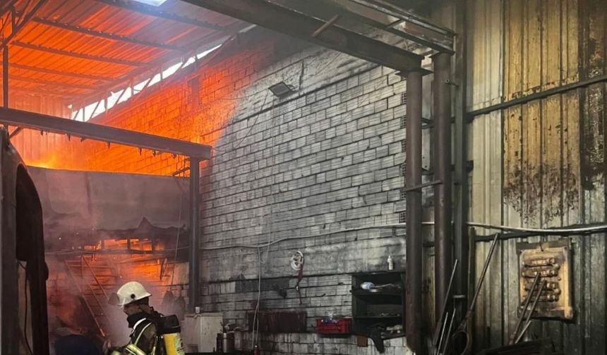 İzmir’de metal döküm atölyesinde yangın
