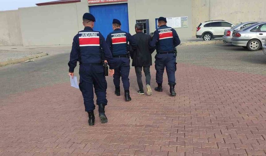 Jandarma aranan şahsı yakaladı