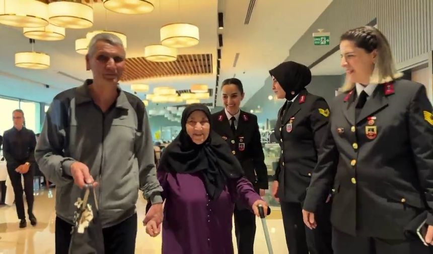 Jandarma şehit annelerini ‘Anneler Günü’nde unutmadı