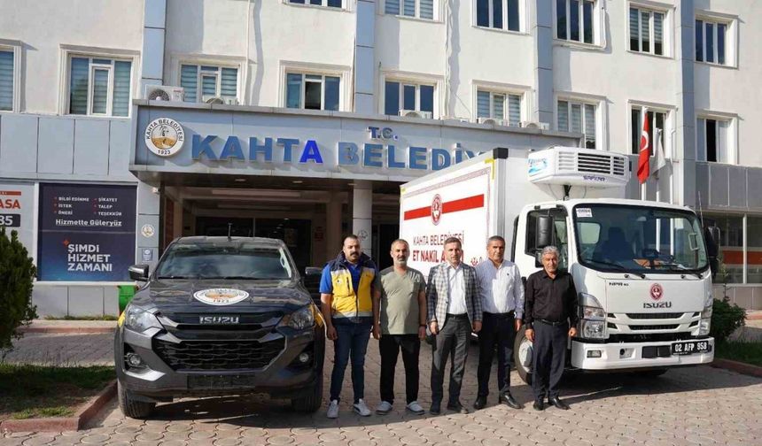 Kahta Belediyesi hizmet kalitesini artırmak için filosuna 2 yeni araç ekledi
