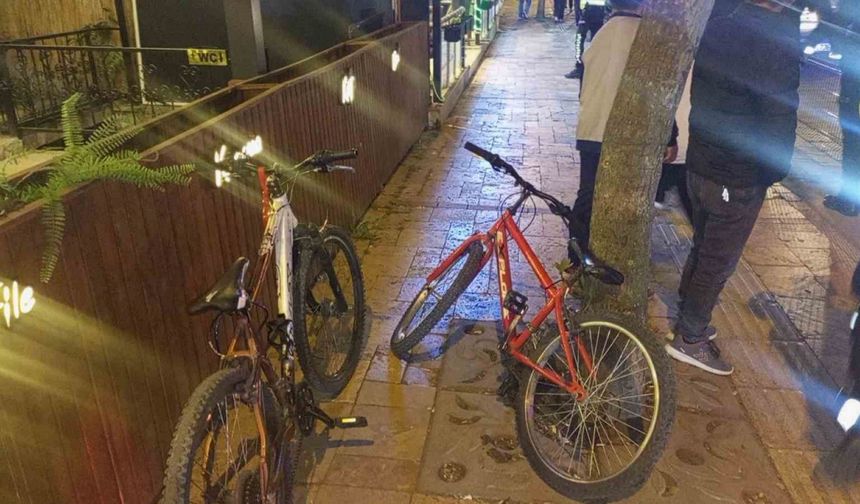 Kaldırımda hız kazaya neden oldu; 16 yaşındaki çocuk ağaca çarptı