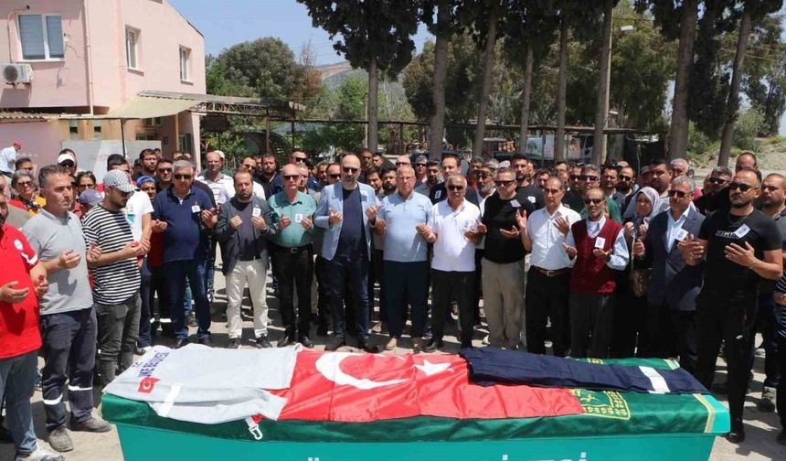 Kazada hayatını kaybeden belediye işçisi toprağa verildi
