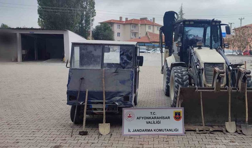 Kepçe ile define arayan şahısları jandarma suçüstü yaptı