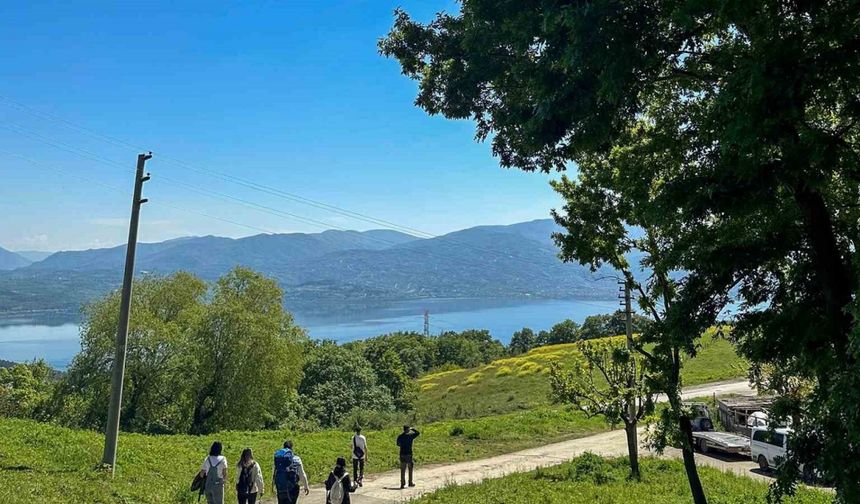 Kırcaali Yaylası ve Manda Gölü’nü keşfettiler
