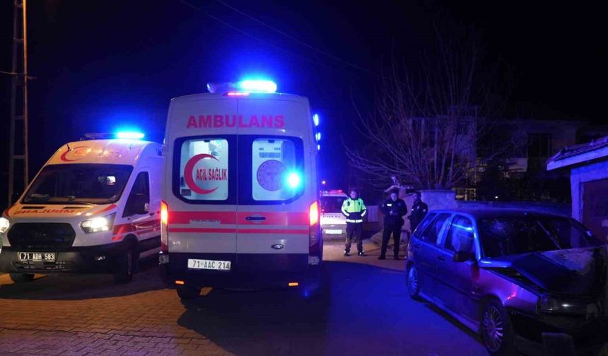 Kırıkkale’de otomobil bahçe duvarına çarptı: 3 yaralı