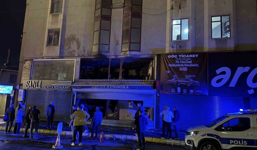 Küçükçekmece’de ayakkabı dükkanında korkutan yangın