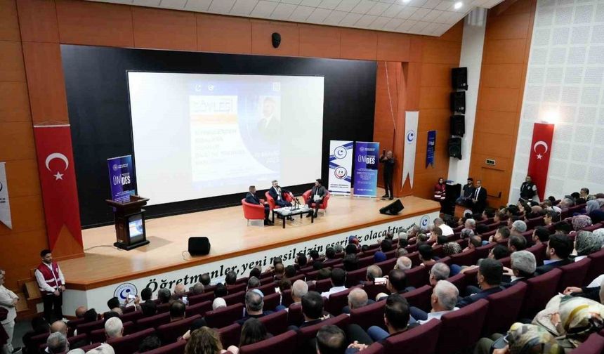 "Kürsülerden sıralara uzanan bilgi ve tecrübe paylaşımı" söyleşisi gerçekleştirildi