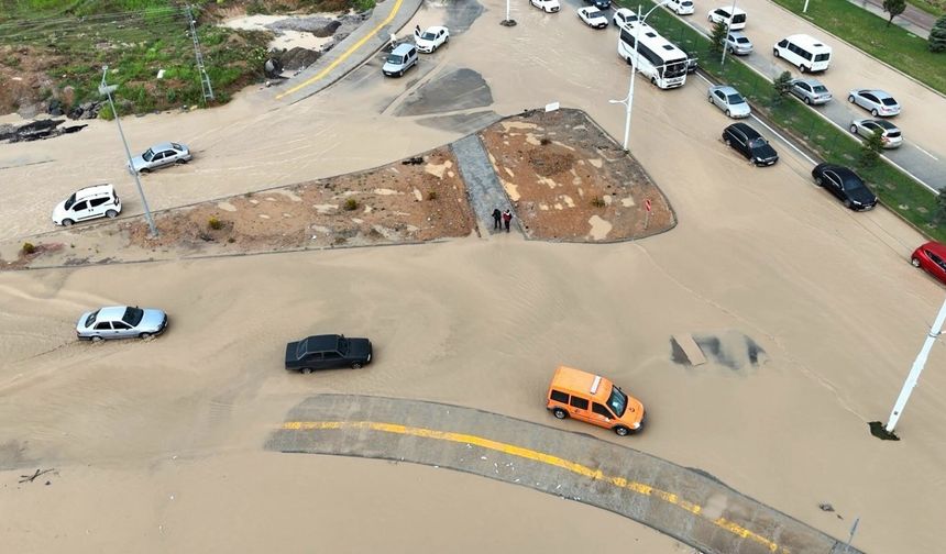 Malatya’da sağanak hayatı felç etti