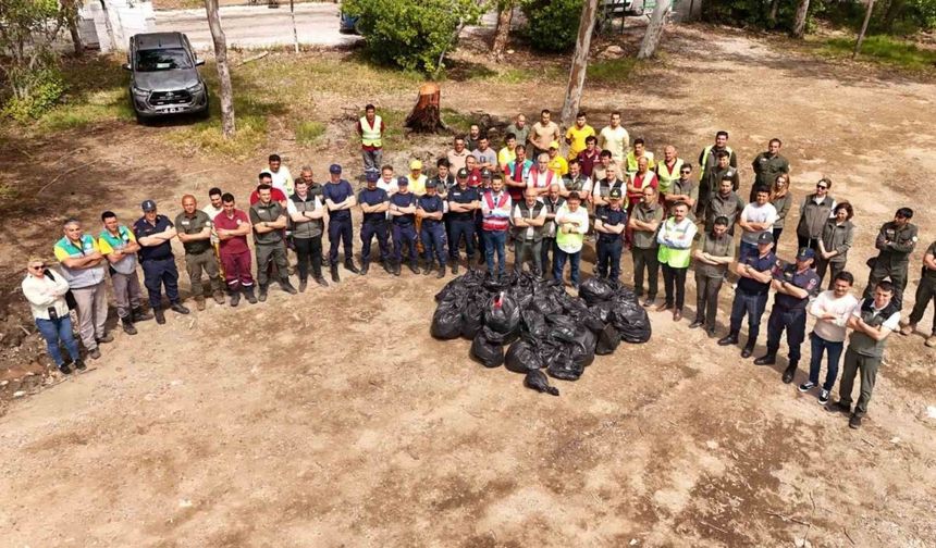 Marmaris ‘Orman benim ‘ diyerek bir saatte bir römork dolusu çöp topladı